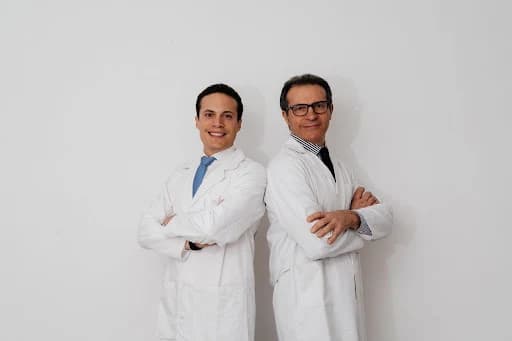 Dott. Luciano Mottola e Dott. Giovanni Mottola in contesto scientifico
